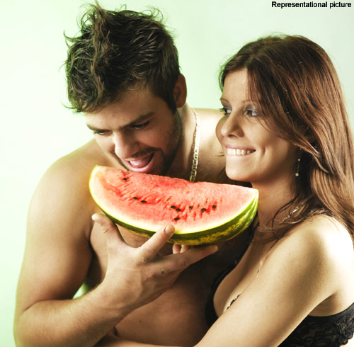 5 Fruits and Veggies to Get Men Sexually Aroused